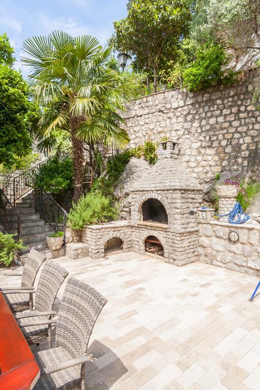 Villa & Apartments Perasto ภายนอก รูปภาพ