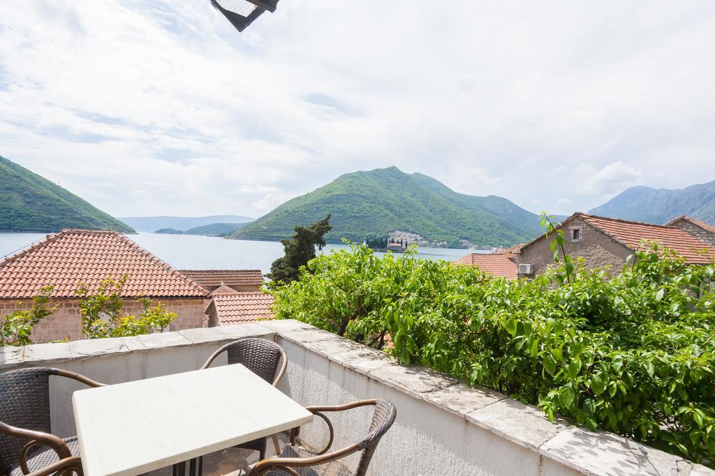 Villa & Apartments Perasto ภายนอก รูปภาพ
