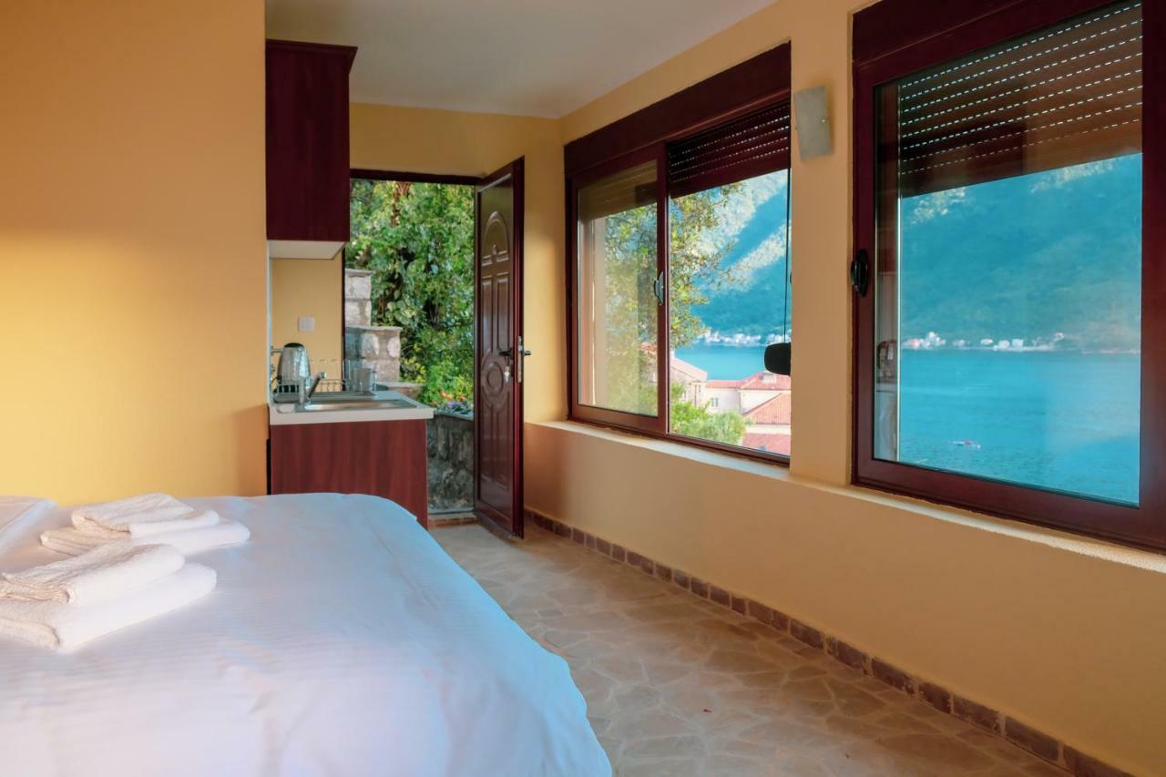 Villa & Apartments Perasto ภายนอก รูปภาพ