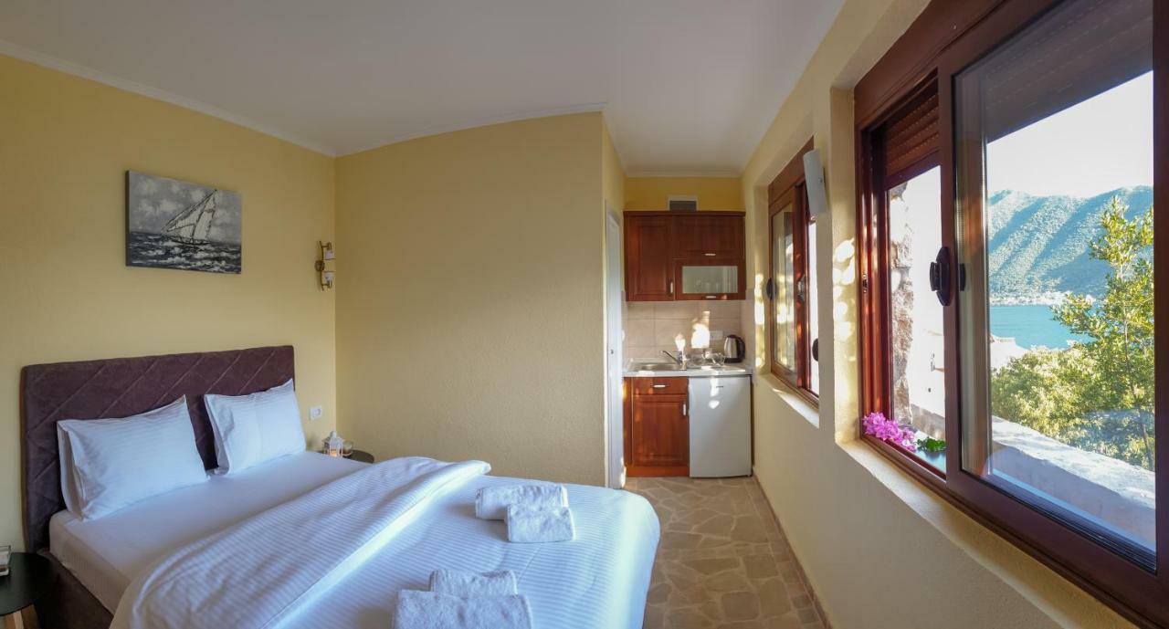 Villa & Apartments Perasto ภายนอก รูปภาพ
